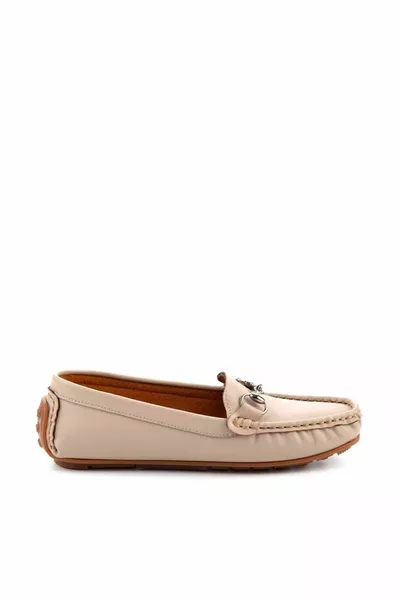 أحذية نسائية عارية 