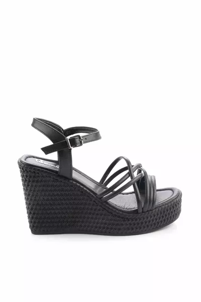 حذاء أسود بكعب مبطن للمرأة 