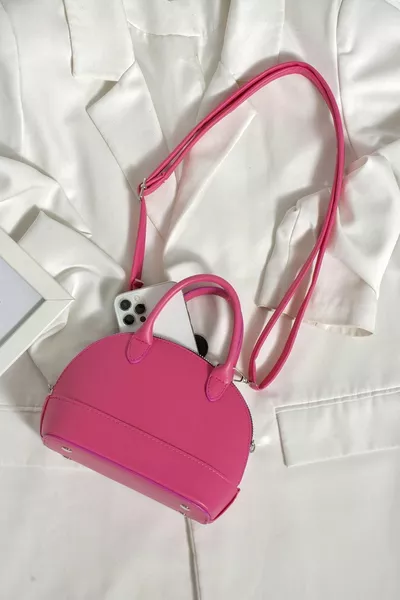 Scatola a tracolla per mini bottiglia modello D