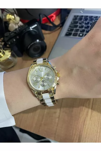 الرقم الروماني طبعة خاصة ساعة اليد النسائية