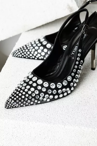 بيرلا المرأة الحجر نموذج الأحذية