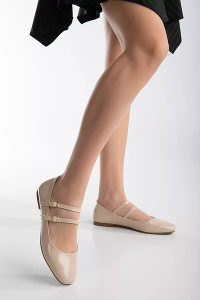 Бежова лачена вратовръзка Двойна катарама Готова подметка Тъп пръст Удобни балетки