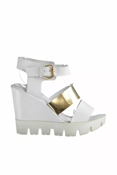 جلد طبيعي أبيض نسائي مبطن بكعب 