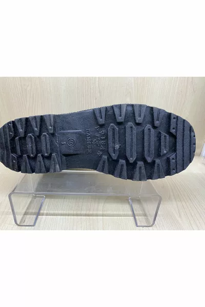 أحذية المطر