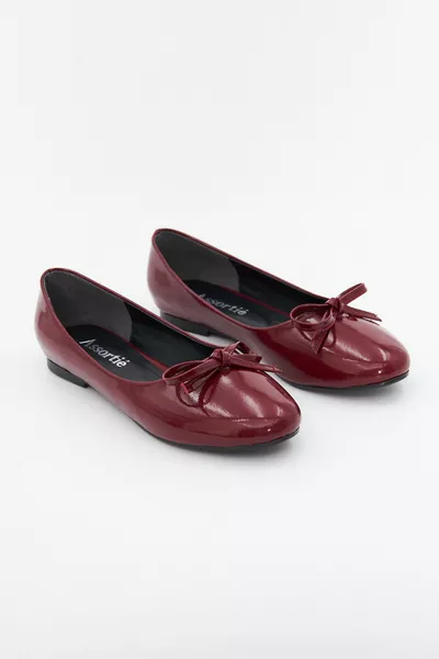 نسائي باليه القوس بورجوندي براءات الاختراع والجلود  صالح كامل