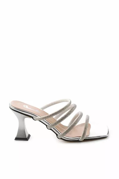 نعال نسائية مرآة عرجاء 