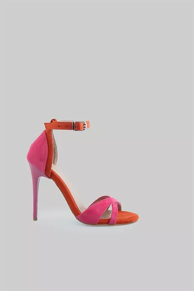 الكعب: فوشيا برتقالي