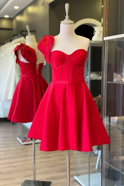 Mini robe de soirée et robe de soirée en satin rouge