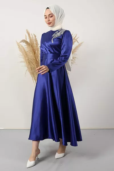 الساتان مساء اللباس ساكس مع أحجار الكتف