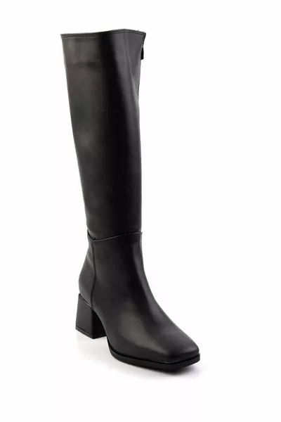 أحذية نسائية سوداء 