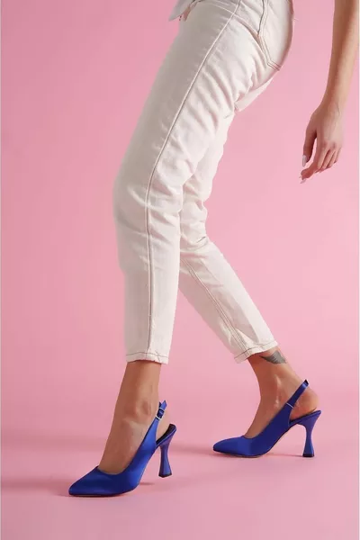 Zalinda Saks Tacchi Casual A Punta Frontale In Raso