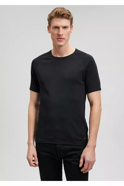 تي شيرت أسود مضلع مفصل / مناسب 