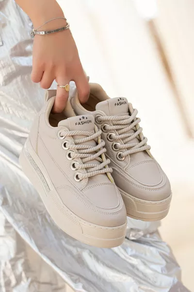 Бежова кожа с висока подметка Детайлни дамски маратонки ERCİY