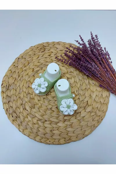 BABY HAND KNITTED BOOTIES