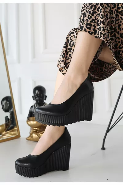 Tugerdi Black Skin Padding Heels Casual Women's Shoes 