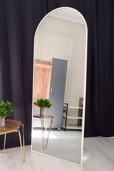 Specchio da Terra per Influencer con Cornice in Metallo Bianco  Cm