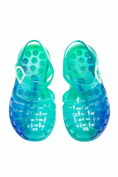 صنادل للأولاد