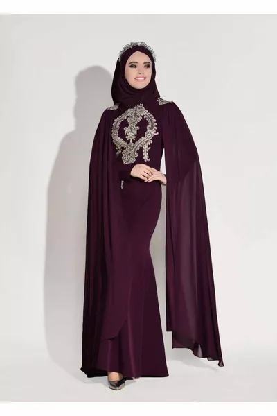 Женское вечернее платье с вышивкой из сливового гипюра 