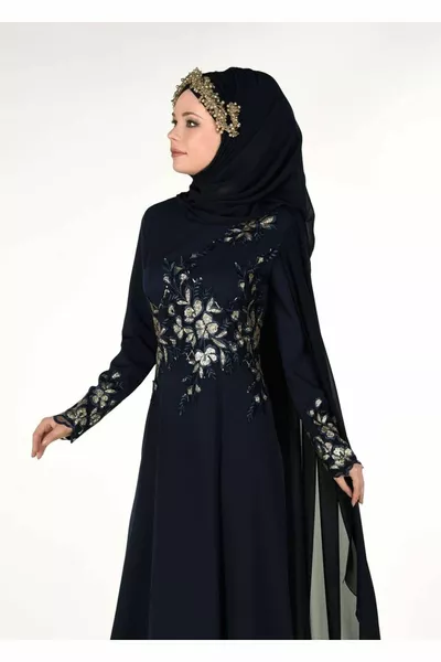 المرأة الأزرق الداكن مطرزة مفصلة مساء اللباس 