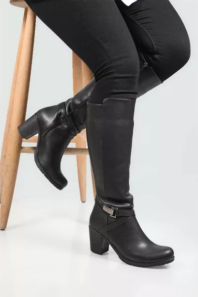 Дамски ботуши с катарама на коляното ЧЕРНИ