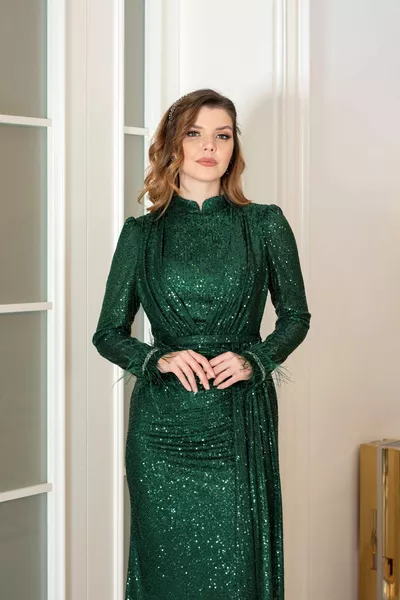 مطرز بالإضافة إلى حجم فساتين السهرة الحجاب