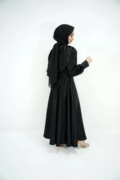 المرأة السوداء الحجاب حزام الساتان فساتين السهرة