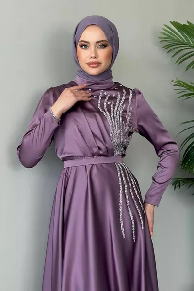 Licht satijnen avondjurk Lila