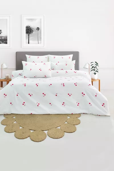 Комплект постельного белья из хлопка с вишневым узором для двуспальной кровати (без простыни)