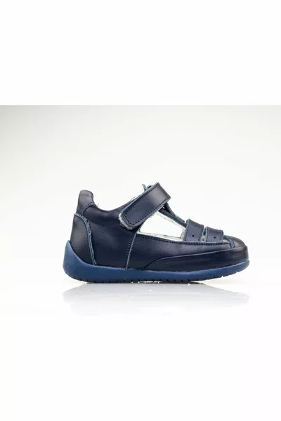 Orthopedische schoenen van echt leer voor de eerste stap