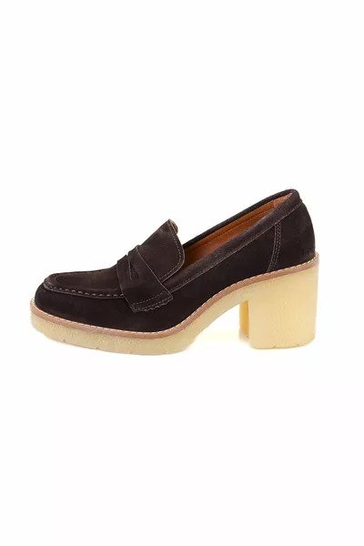 بترا كوفي نسائي بكعب جلد الغزال المتسكع