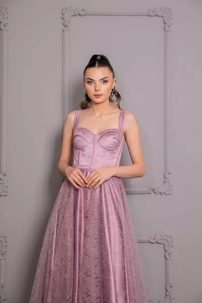 Midi-lengte kanten belofte en verlovingsjurk met dikke bandjes