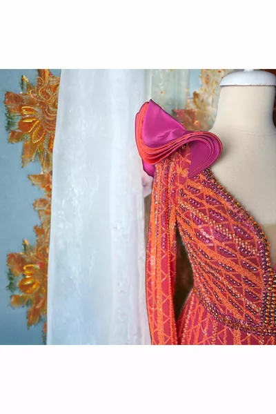 Shoulder Detailed Design Evening Dresses