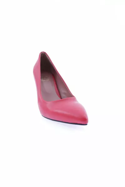 ك كعب عال مدبب باصبه القدم