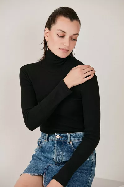 Zwarte gebreide trui met coltrui voor dames