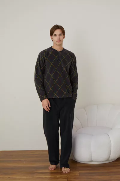 طقم بيجامة رجالي شتوي بأكمام طويلة من الفلانيل يحافظ على الدفء الموسم الجديد