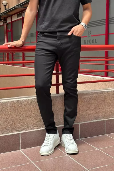 Homme, coupe slim, pantalon gabardine ajusté