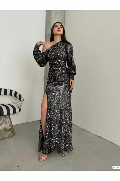 Макси дълга вечерна рокля с отворени рамене с дълъг ръкав и пайети