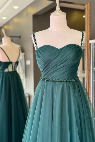 الزمرد الأخضر رايات واللؤلؤ مفصلة تول مساء اللباس وفستان الزفاف