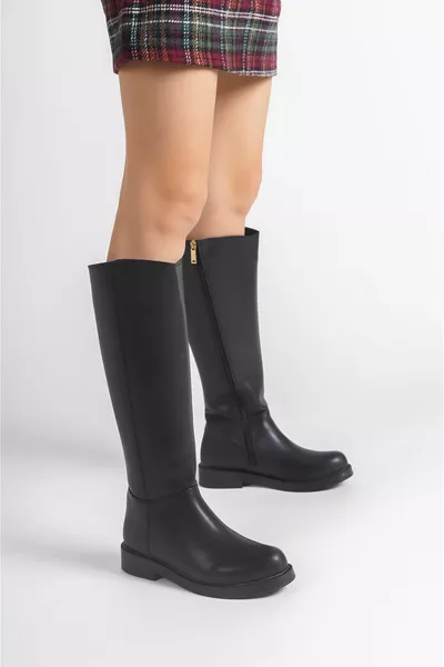 أحذية سوداء الجلد سستة