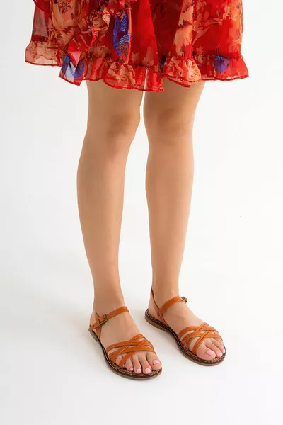 مارجي أورانج جلد طبيعي صنادل بحزام متقاطع