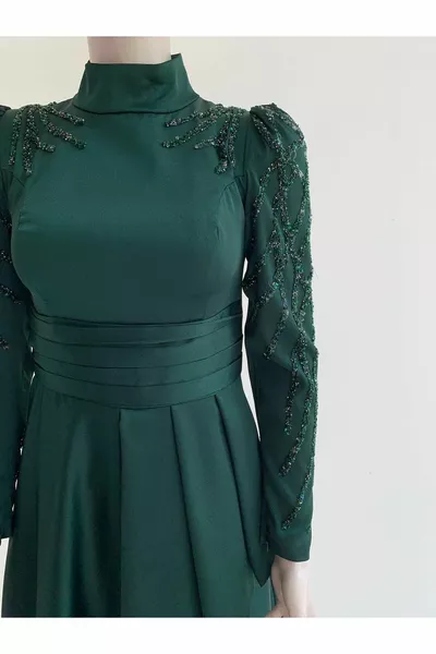 Abito da sera hijab in raso con perline Nisaca