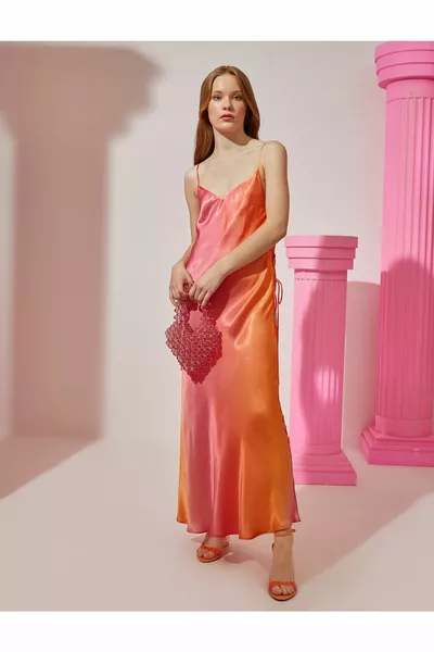 Bağlama Detaylı Saten Uzun Elbise