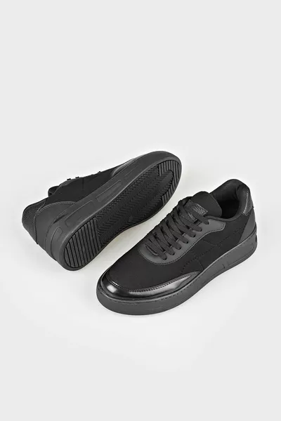 حذاء رياضي نسائي أسود SINEA