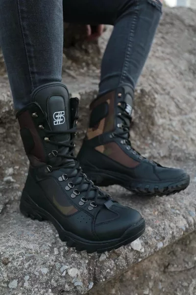 أحذية رجالية مموهة سوداء