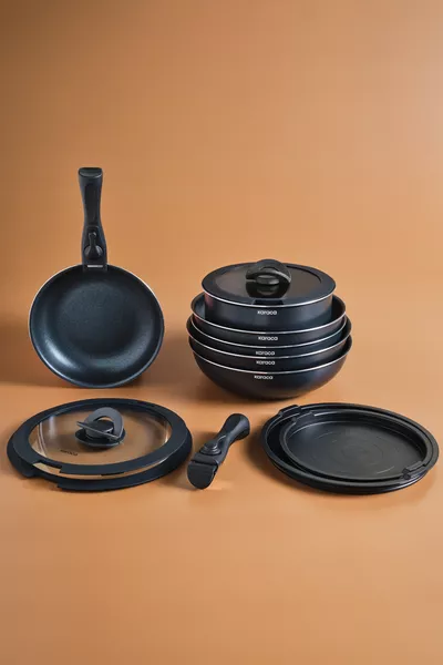 مجموعة قدر / مقلاة بقاعدة حثيّة مع مقبض قابل للإزالة من بيودياموند إيزي كليب