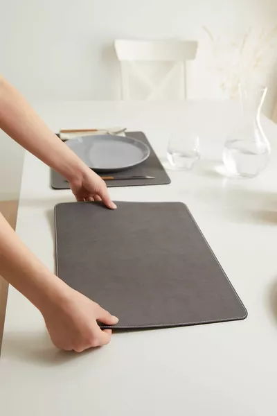 2 Stück graue Leder-Tischsets Untersetzer für Tischgedeck 
