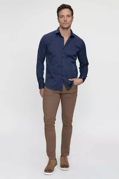 Erkek Lacivert Slim Fit Dar Kesim Düz Sert Yaka Uzun Kollu Gömlek