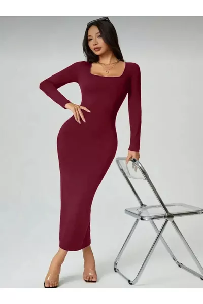 Robe longue bordeaux à col carré et manches longues avec stretch