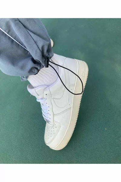 بنطال بمظلة مخطط