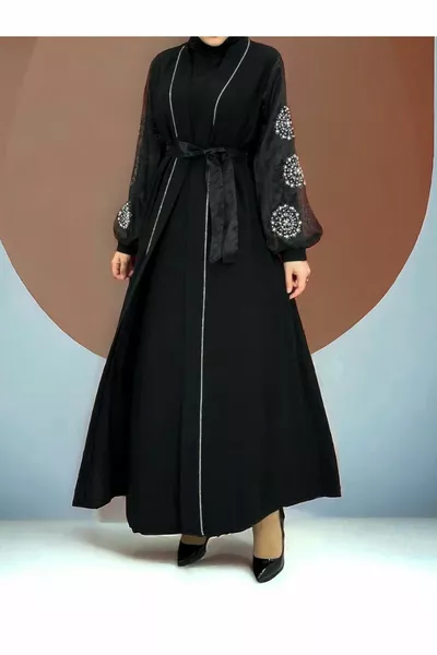 Hijab-Abaya mit Perlenstein-Detail an den Ärmeln